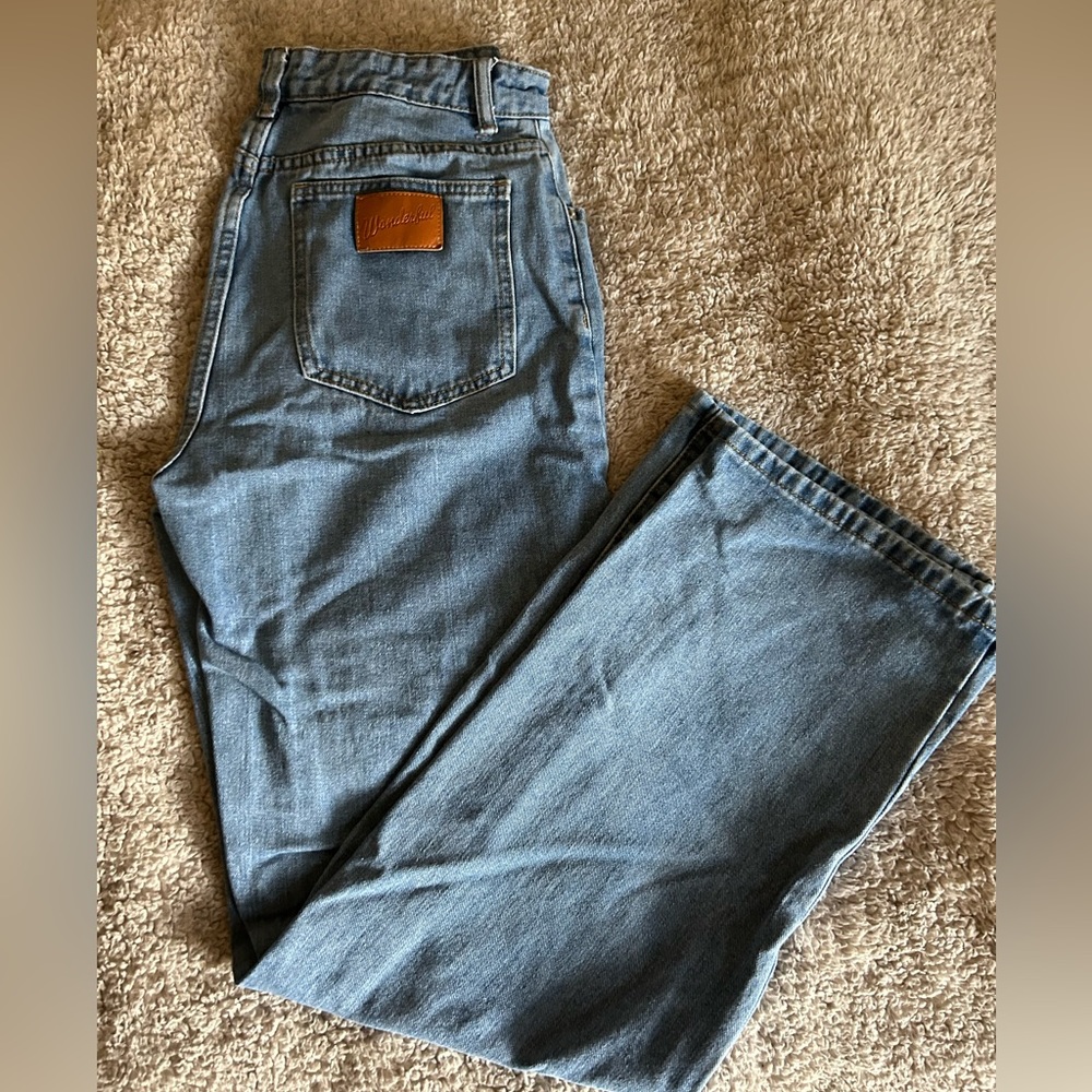 Straight Leg High Waited Jeans